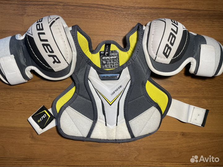 Нагрудник хоккейный