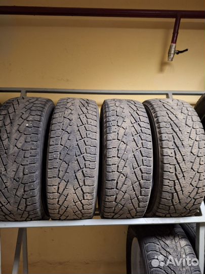 Nokian Tyres Hakkapeliitta 5 SUV 215/70 R15 30C