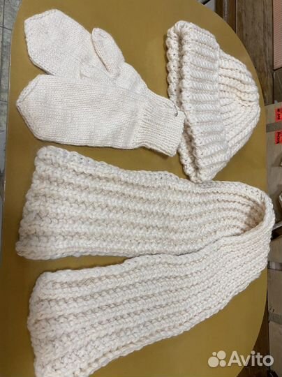 Комплект шапка, шарф и варежки