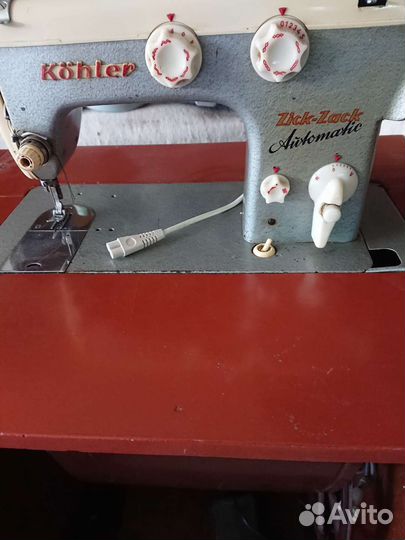 Швейная машина Kohler в тумбе