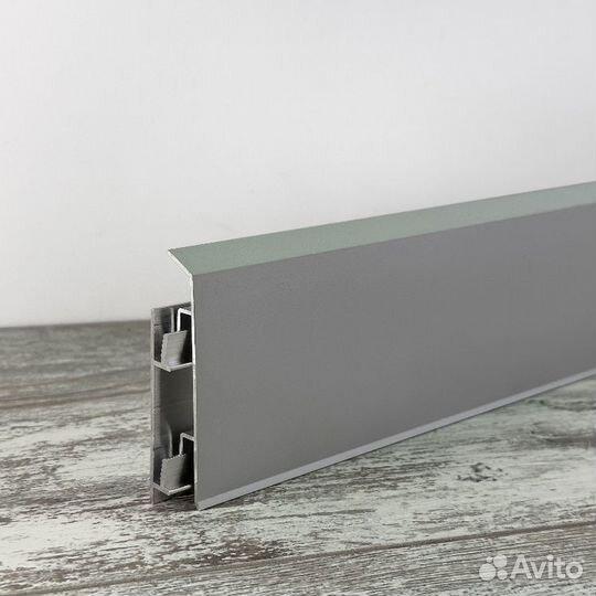 Алюминиевый плинтус напольн анодирован. 3000 мм