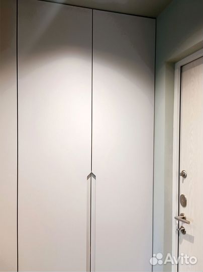 Шкаф без ручек