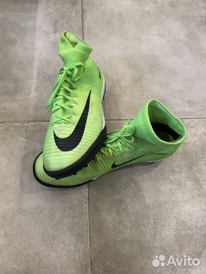 Футбольные бутсы сороконожки nike (оригинал)