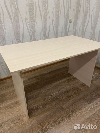Стол письменный