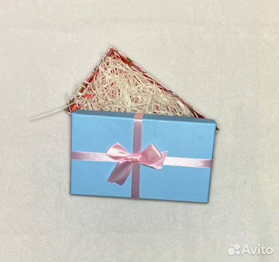 Подарочная коробка 