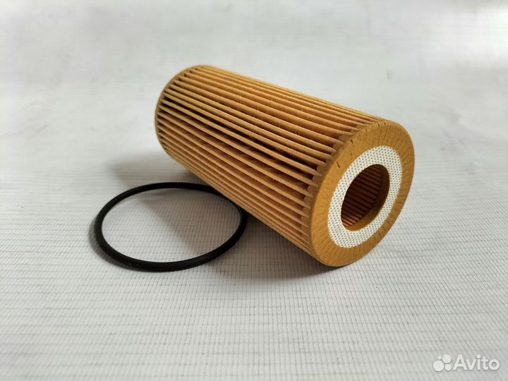 Фильтр масляный audi A3-A5 06L115562B