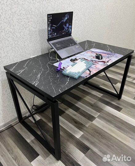 Письменный стол в стиле лофт