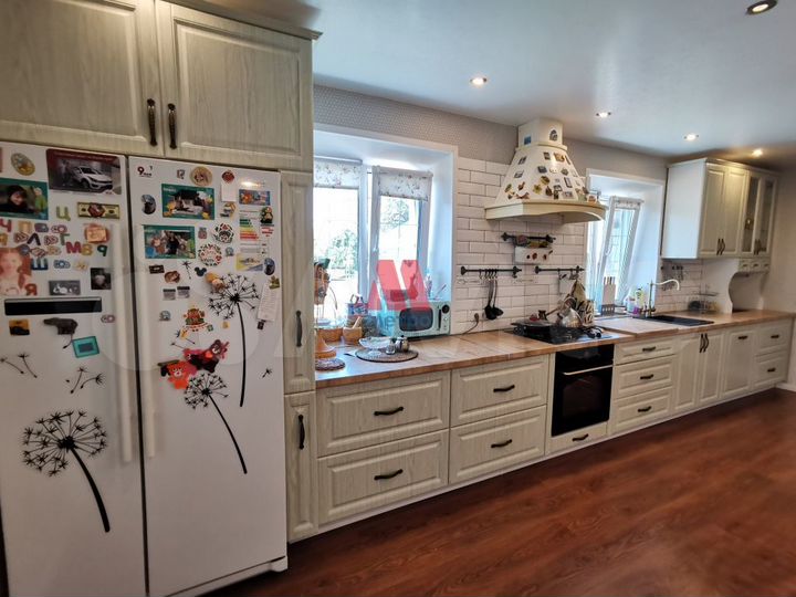 Дом 177 м² на участке 8 сот.