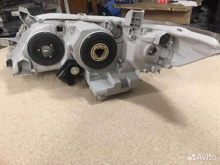 Фара правая Toyota Camry / Тойота Камри 40