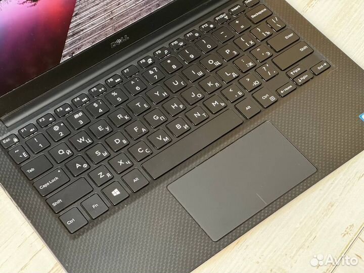 Тонкий ноутбук Dell XPS 13 9360 i5