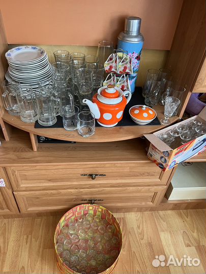 Посуда, стаканы, тарелки