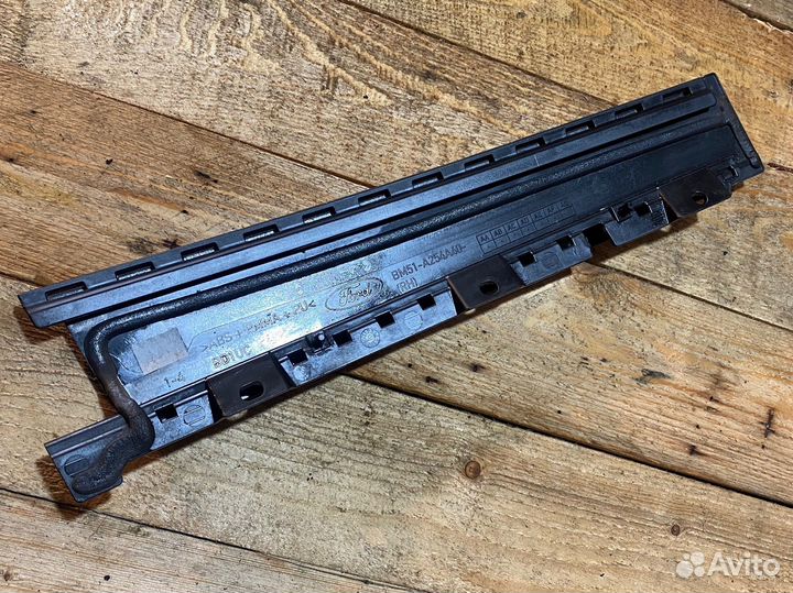 Накладка задней правой двери ford focus 3