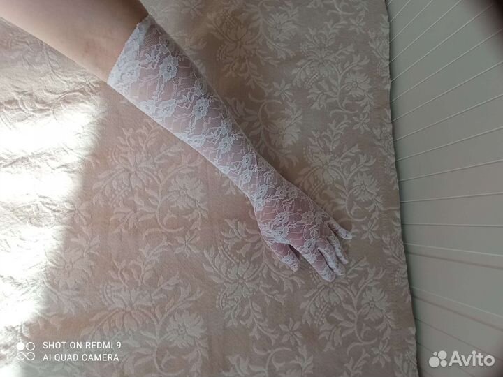 Перчатки кружевные длинные белые