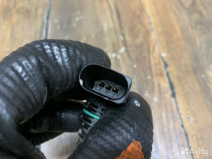 VW Golf Plus Датчик положения распредвала 1,4 caxa