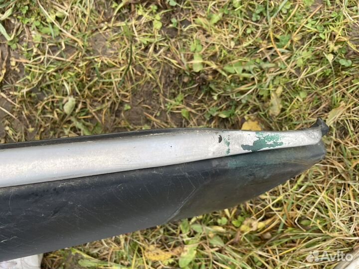 Правый клык заднего Toyota Land Cruiser 80