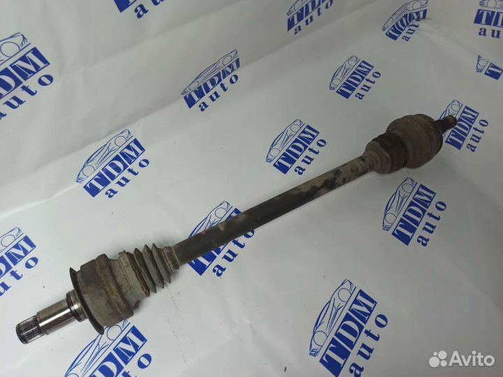 Привод левый Мерседес w204