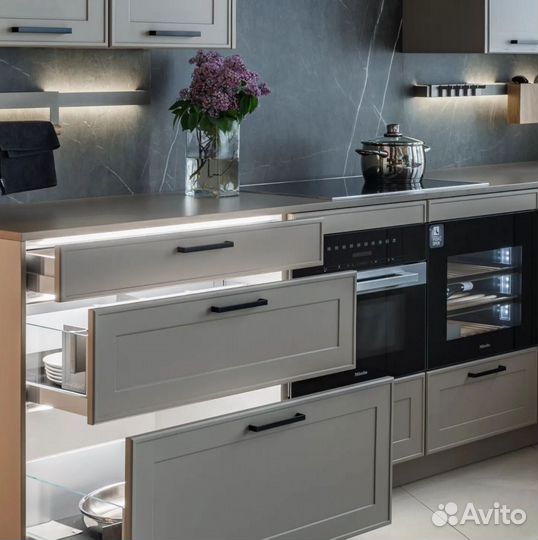 Стильный кухонный гарнитур