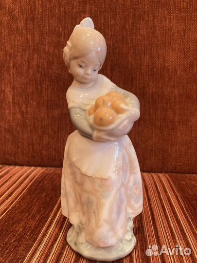Lladro Статуэтка фарфор 4841 Валенсианка