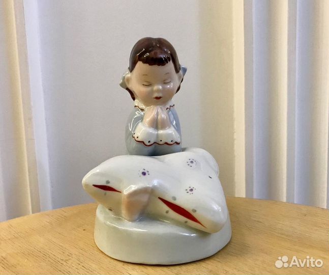 Статуэтка фарфоровая Royal Dux Чехословакия