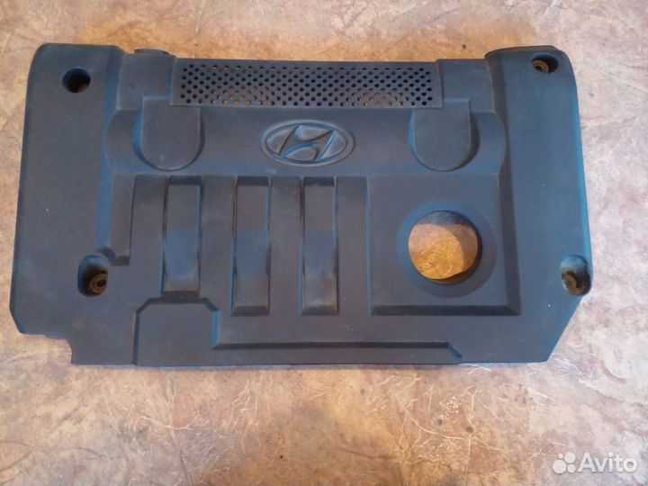 Декоротивная крышка Хендай Соната 5