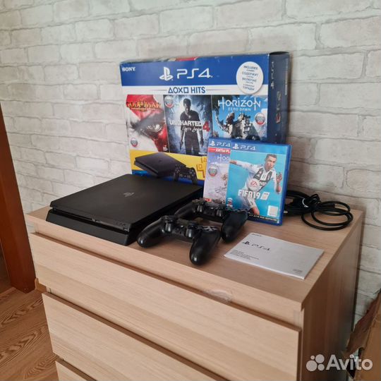 Sony playstation 4 slim