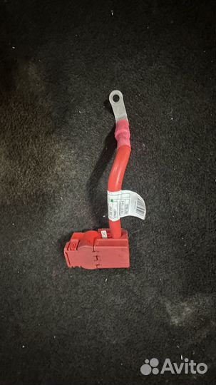 Плюсовой провод аккумуляторной батареи BMW G11 G12