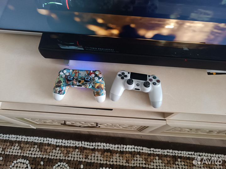 Игровая приставка ps4 pro 1tb