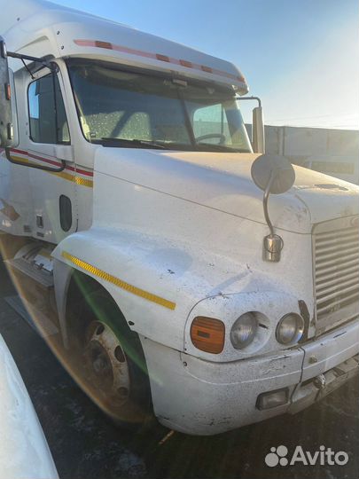 Капот Freightliner century