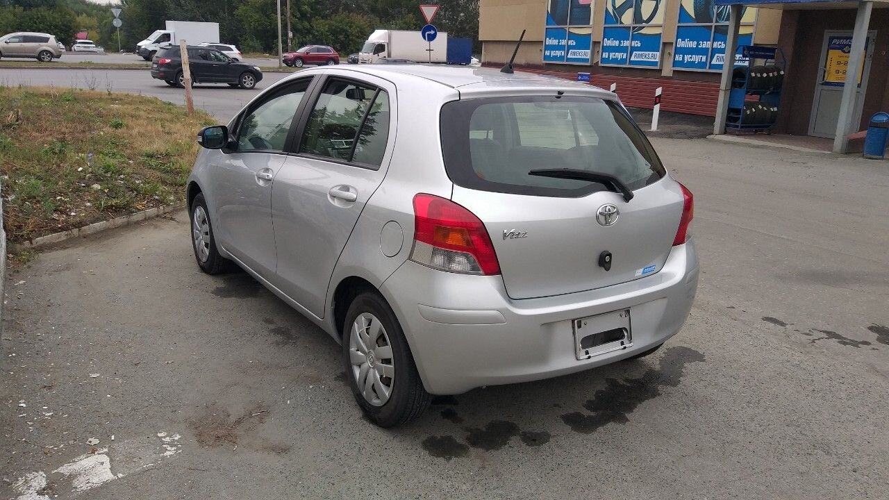 Toyota Vitz: фото владельца