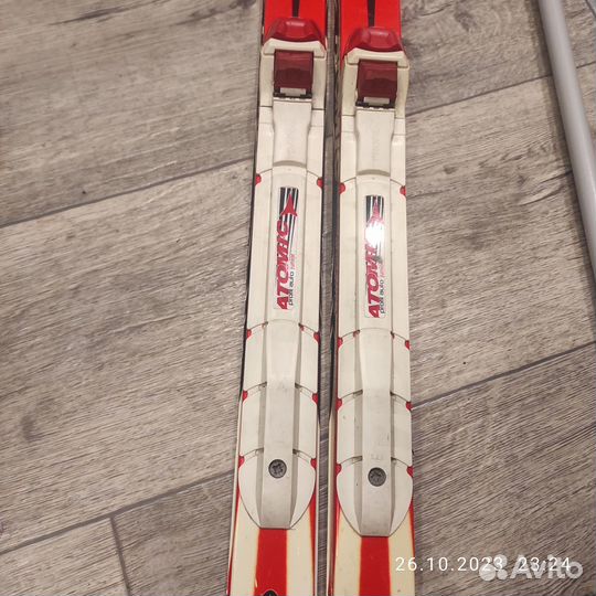 Лыжи беговые детские 140. Ботинки и палки