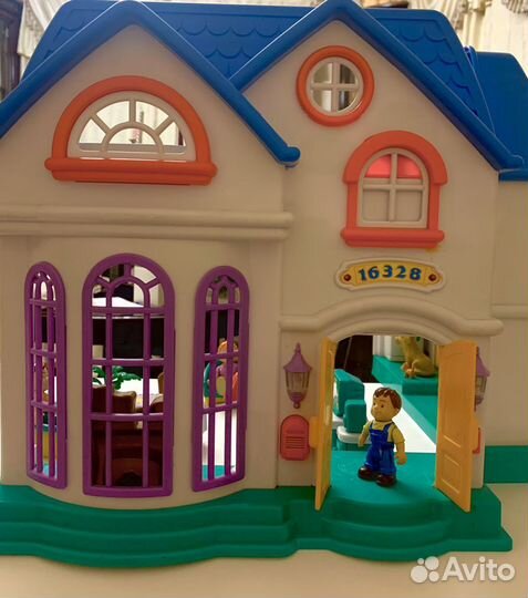 Домик кукольный