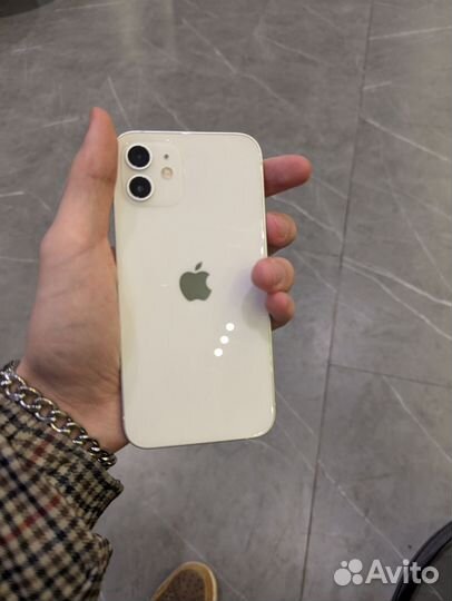 iPhone 12, 64 ГБ