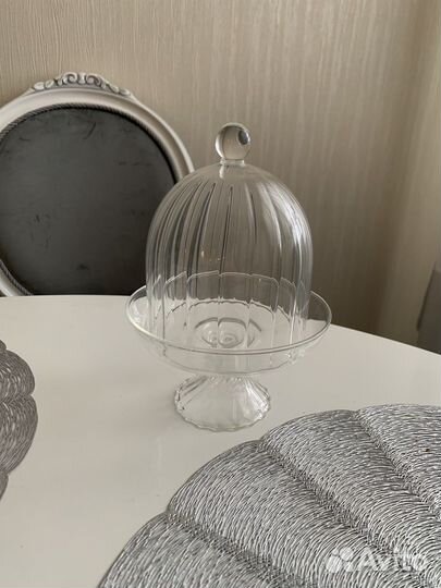 Блюдо на ножке