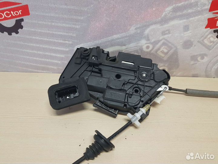 Замок двери задний правый Volkswagen Polo 5