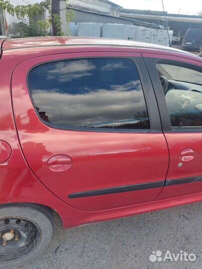 Дверь задняя Peugeot 206