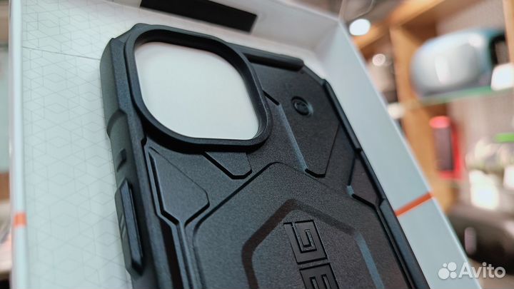 Оригинальный чехол UAG для iPhone 15 MagSafe