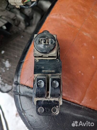 Блок управления стеклоподъёмниками Hyundai Starex