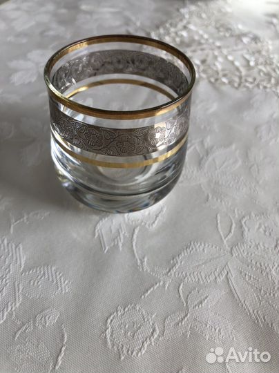 Много посуды, листайте карусель