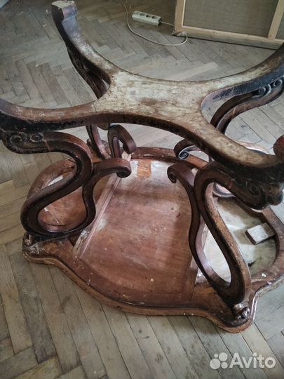 Старинный стол