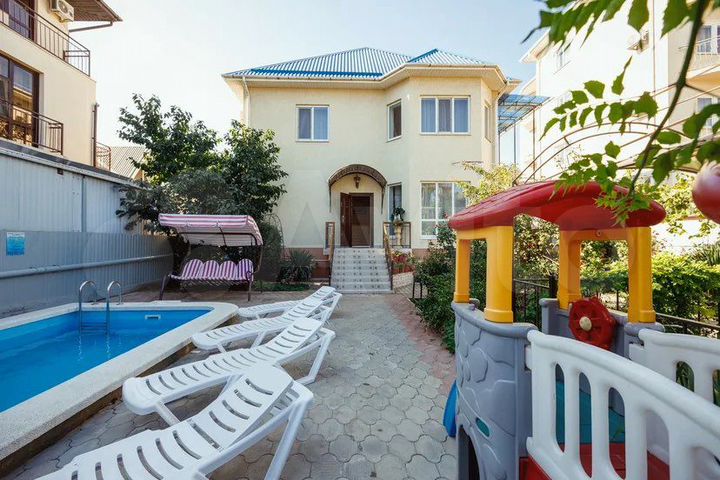 Гостиница, 380 м²