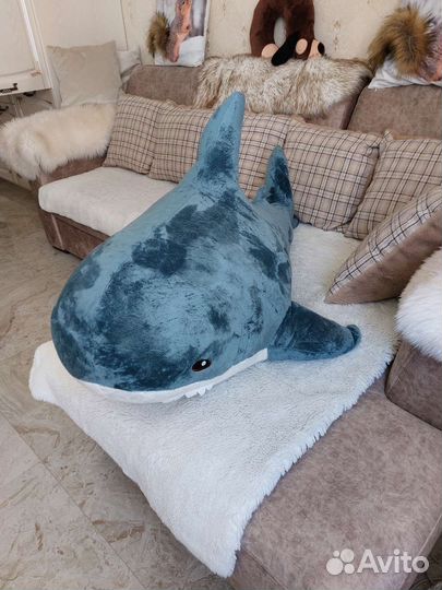 Большая мягкая игрушка акула