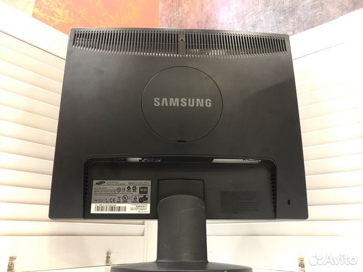 Монитор Samsung syncmaster 943n