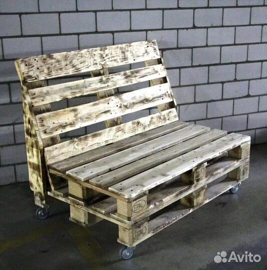 Диван из поддонов