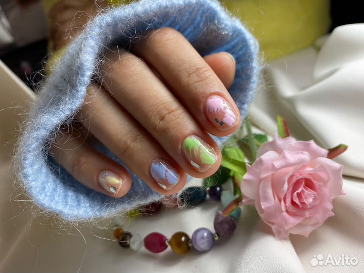 Модель на маникюр