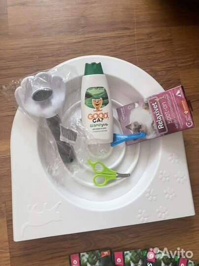 Корм и принадлежности для кошек