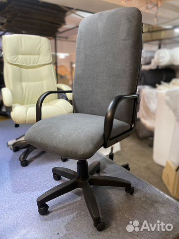 Офисное компьютерное кресло