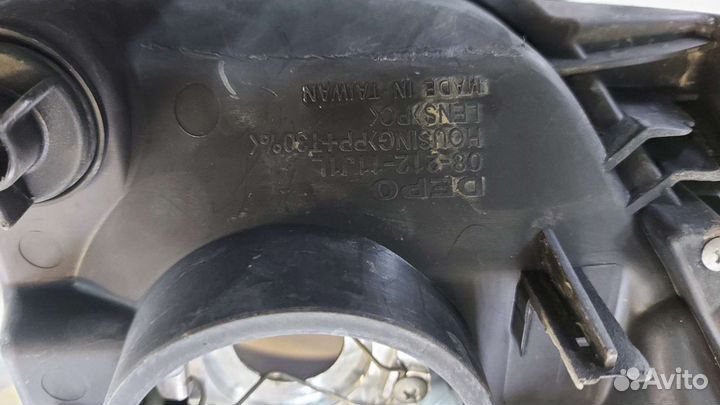 Toyota Camry V30 фара левая