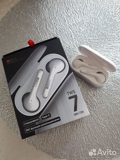 Беспроводные наушники новые