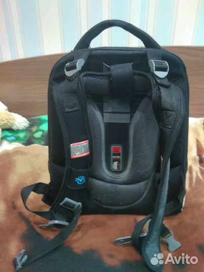 Отдам школьный портфель