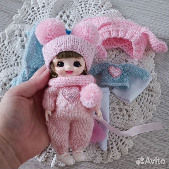 Кукла с набором одежды